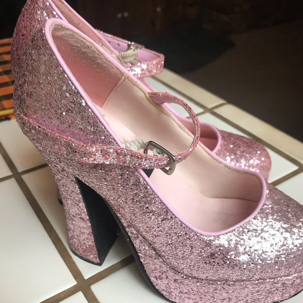 Adorable bling gogo heels.  Perfect for a party